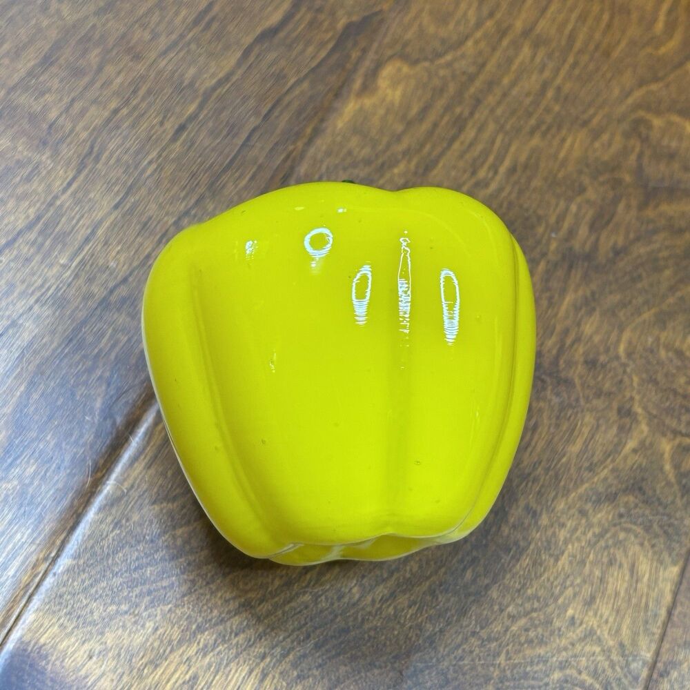 Murano style glass Vegetable 4" Yellow Bell Pepper hand blown paper weight decor - Picture 9 of 9